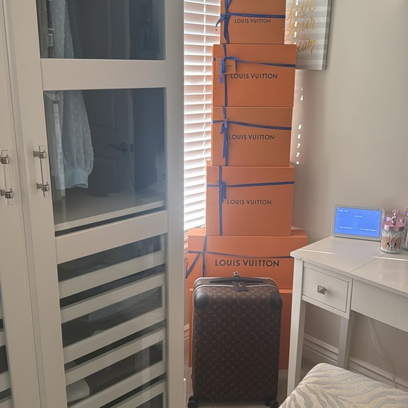 Meet Sarah - Picture 10 of 10